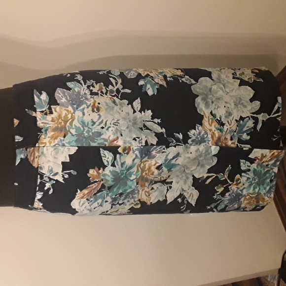 Van Heusen Studio Navy Blue Floral Skirt 18 - Picture 2 of 10